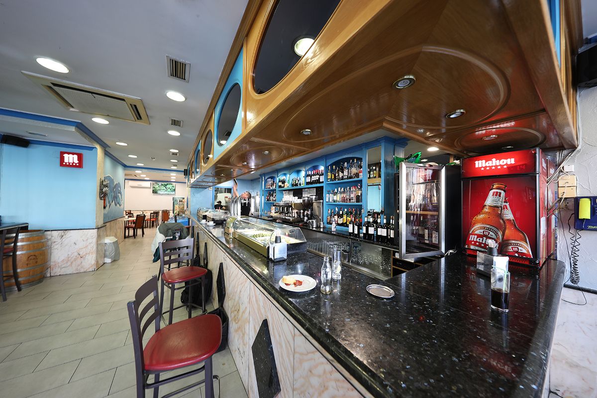 Inside Contador's local