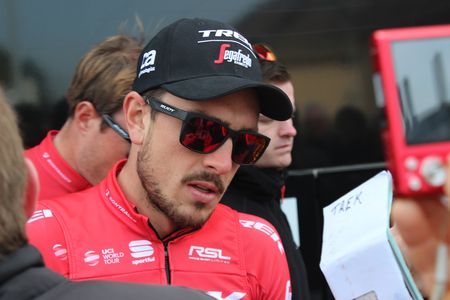 John Degenkolb gives out the autographs
