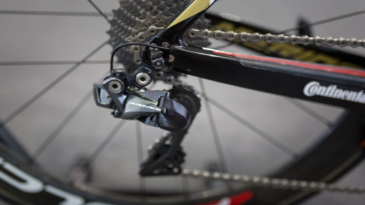 The Di2 cable for the Shimano Dura-Ace R9150 rear derailleur exits directly out of the back of the chain stay