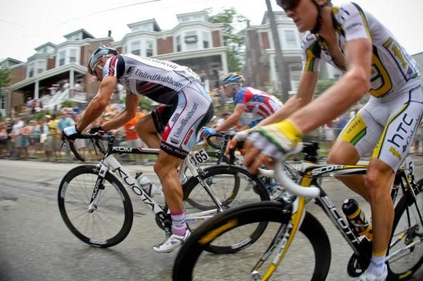 Karl Menzies (UnitedHealthcare pb Maxxis) leads a group up the wall.
