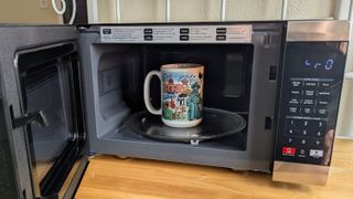 Cuisinart CMW-70 0.7 Cu. Ft. Microwave being tested in writer's home