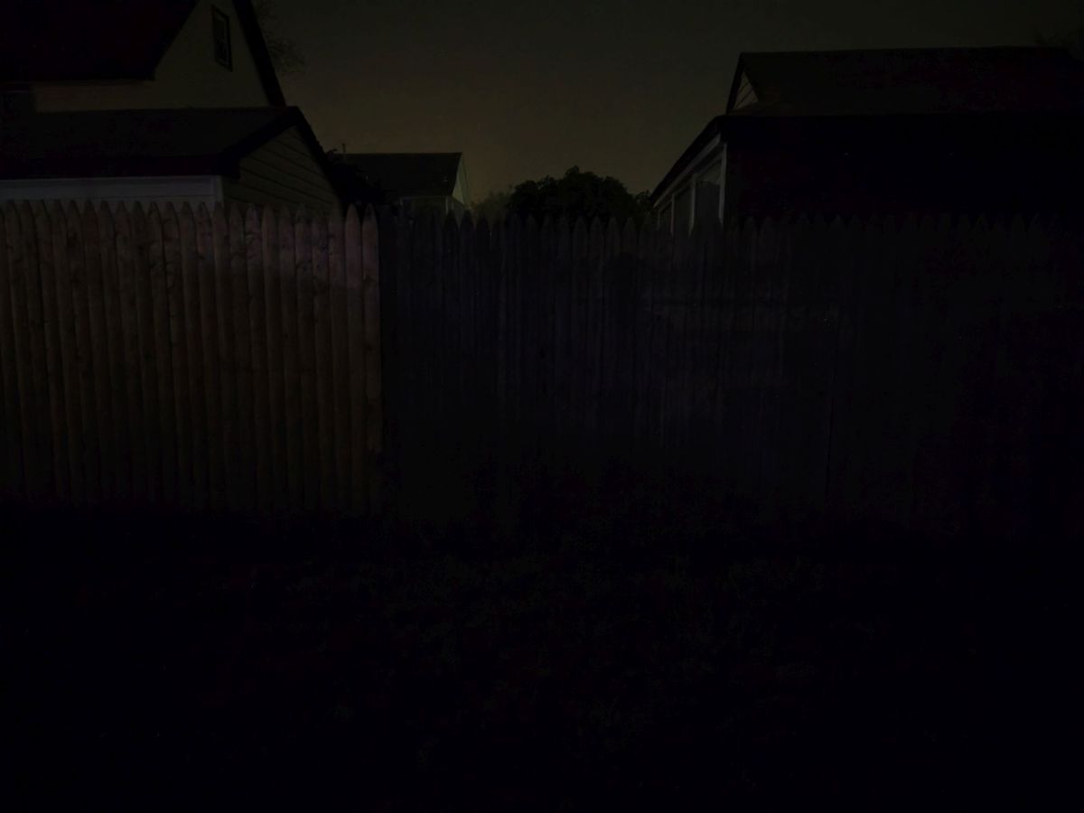 Motorola Razr Ultra 2025 low light sample.