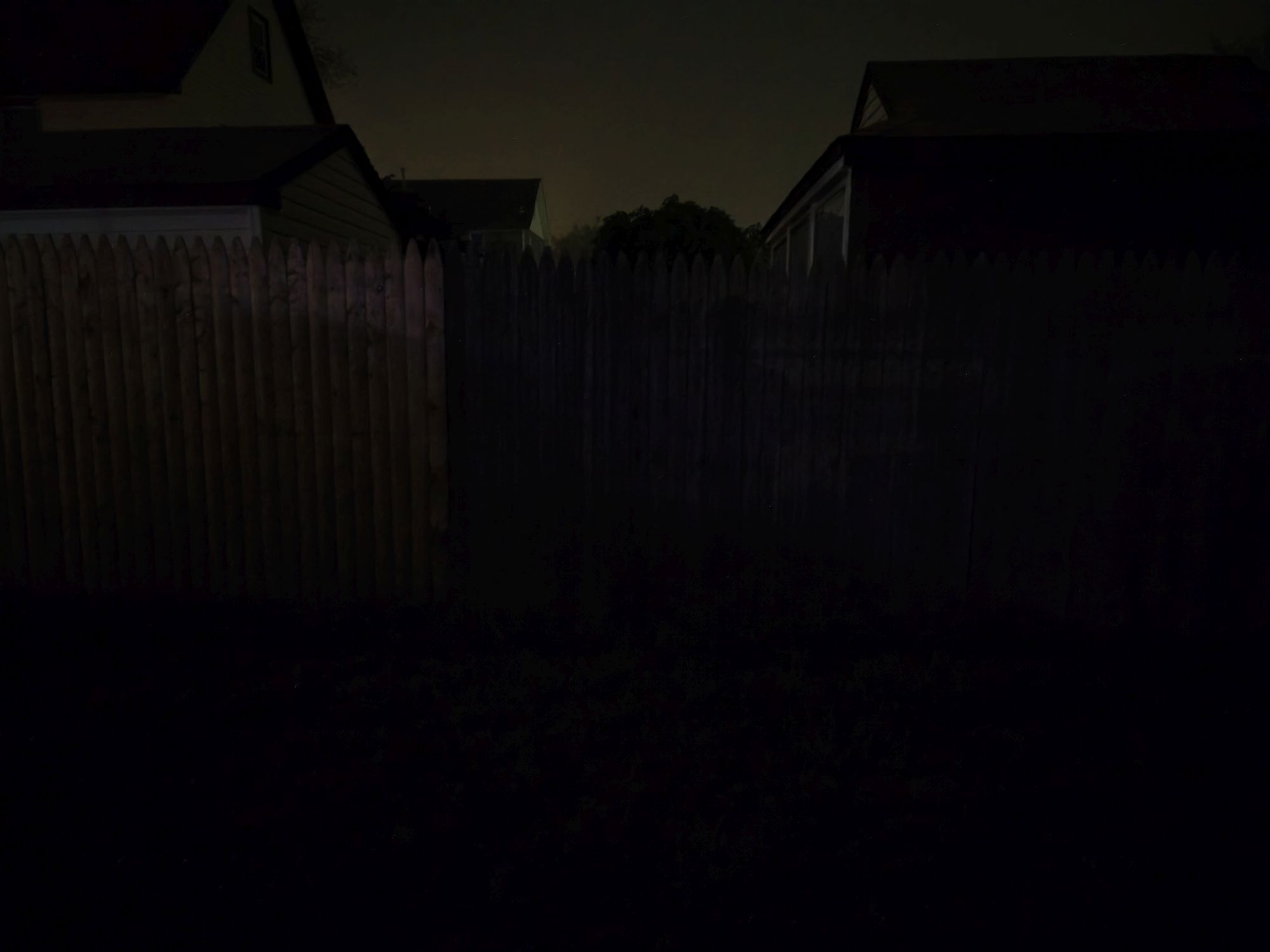 Motorola Razr Ultra 2025 low light sample.