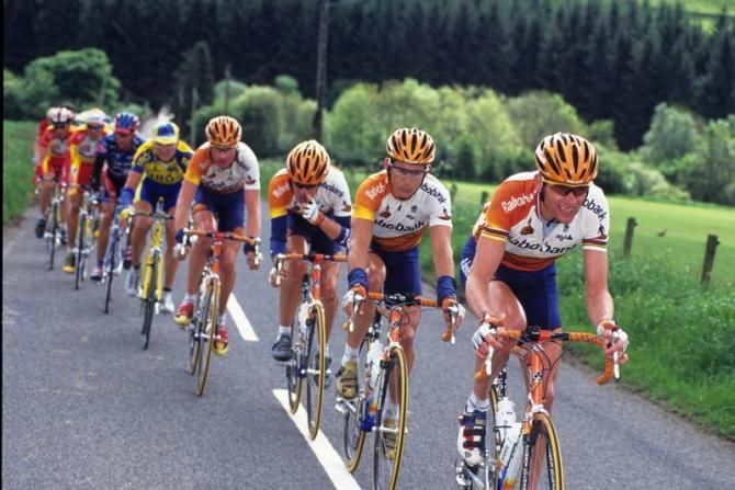 1999 Prutour &ndash; The Rabobank team of eventual winner Marc Wauters on the front (Robbie McEwan second in line).