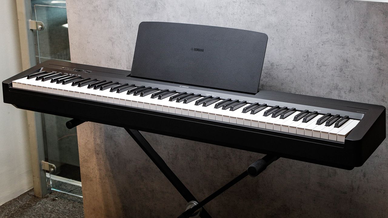 Yamaha P-145