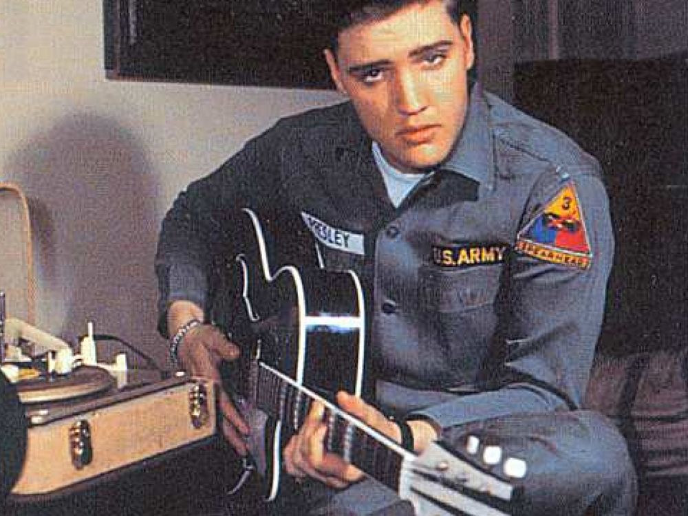 elvis-guitar-L.