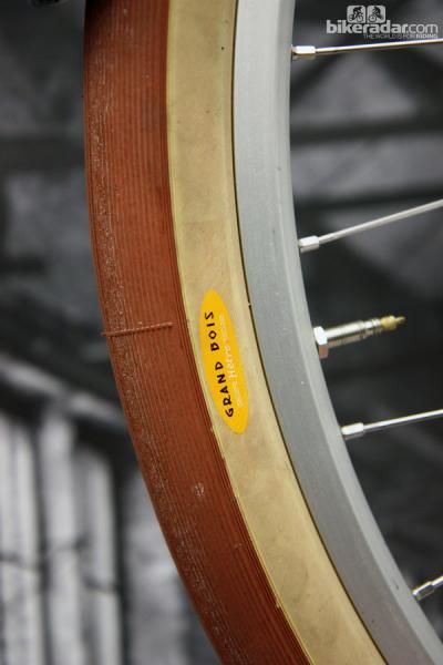 We counted at least a dozen 650b-wheeled bikes at NAHBS, including this Rebolledo. NAHBS has been a reliable indicator of upcoming industry trends so you can expect to see this format from the bigger brands soon enough.