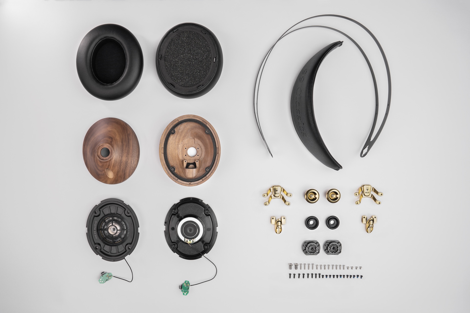 Meze Audio 99 Classics (2nd Generation) from different angles