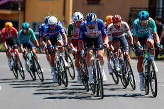 Giro d'Italia stage 11 LIVE: Narváez, Scaroni and Mas in a large breakaway poised for stage win battle on final climbs