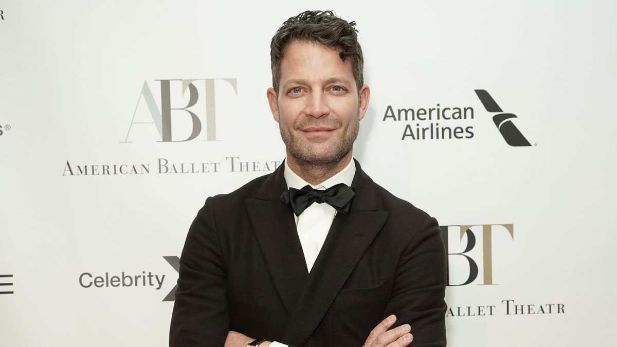 Les meilleurs conseils de Nate Berkus pour tirer le meilleur parti de votre table comprennent une assiette étonnamment spécifique