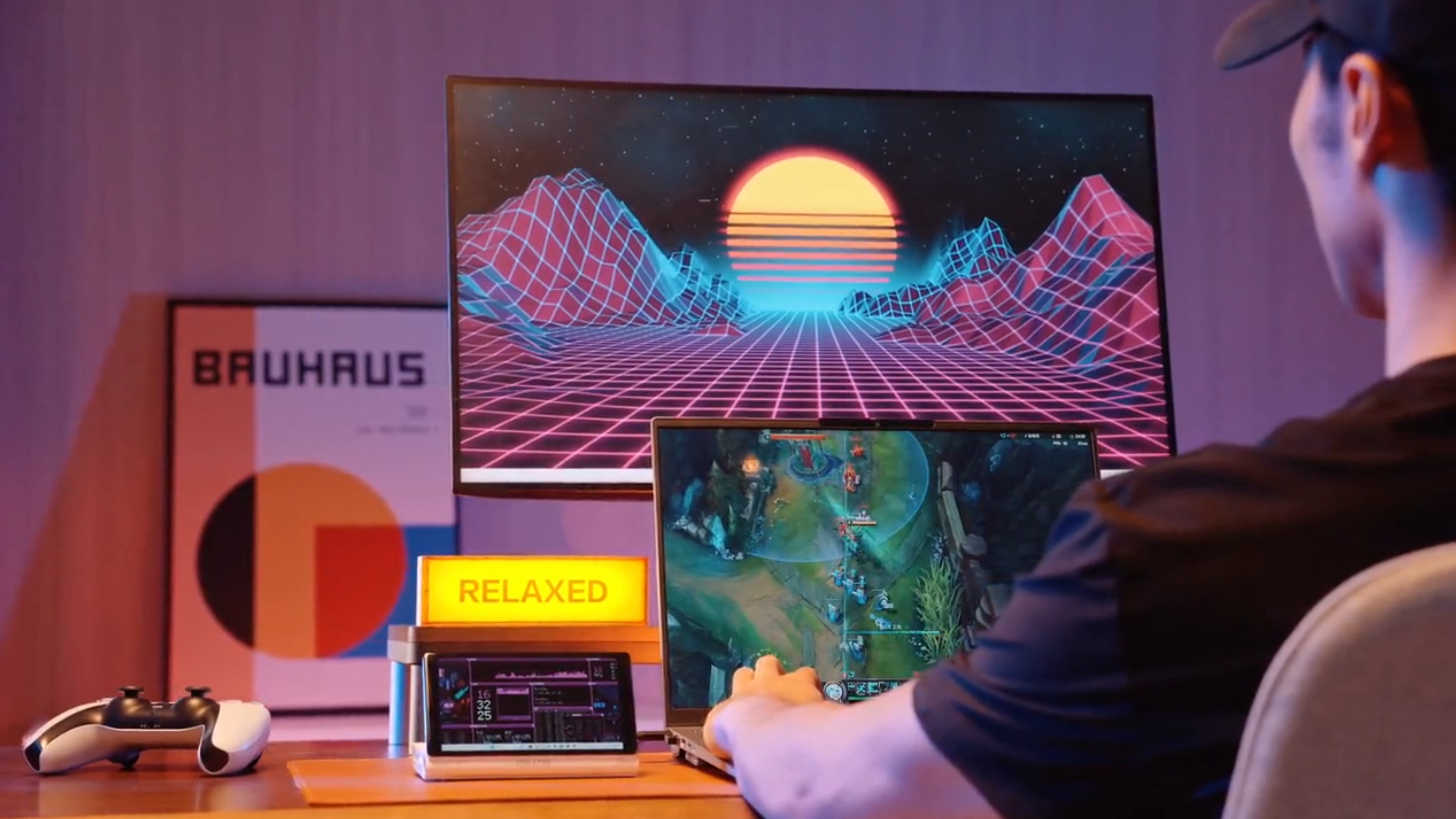 PC gamer using the Cabletime ScreenDock