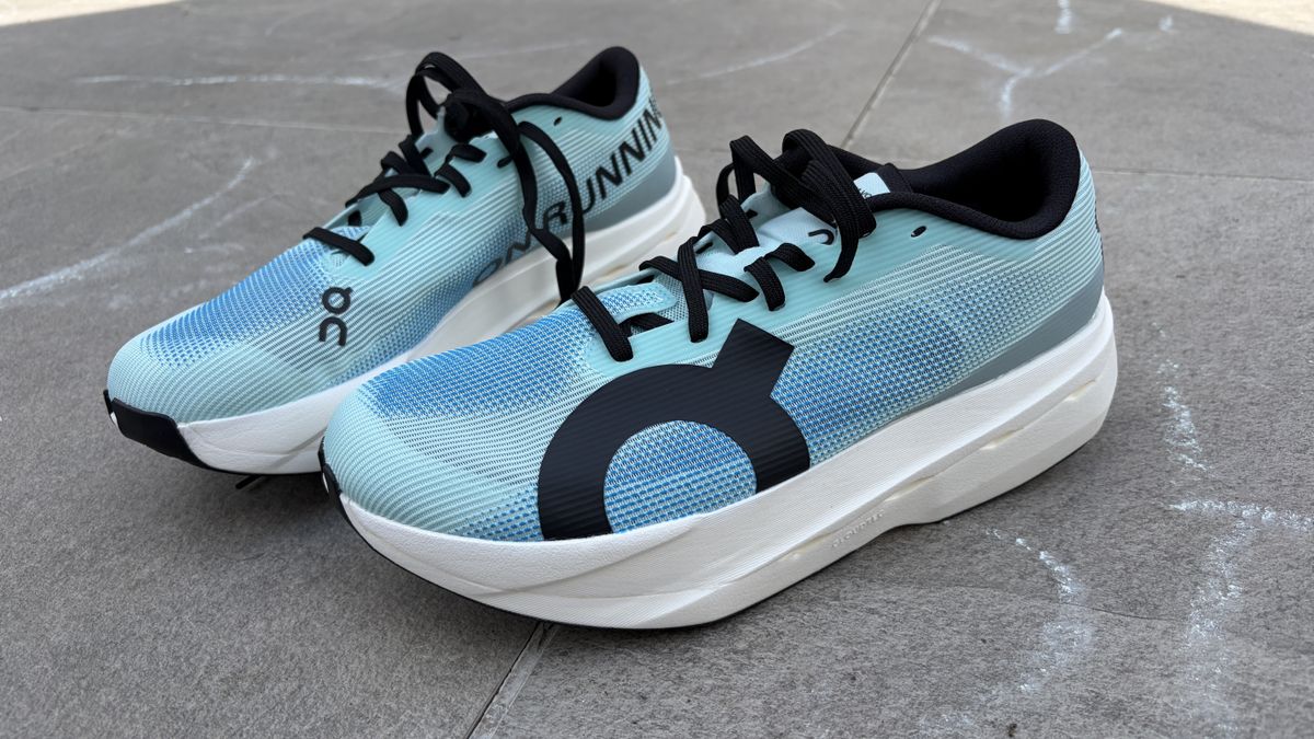 On Cloudboom Volt