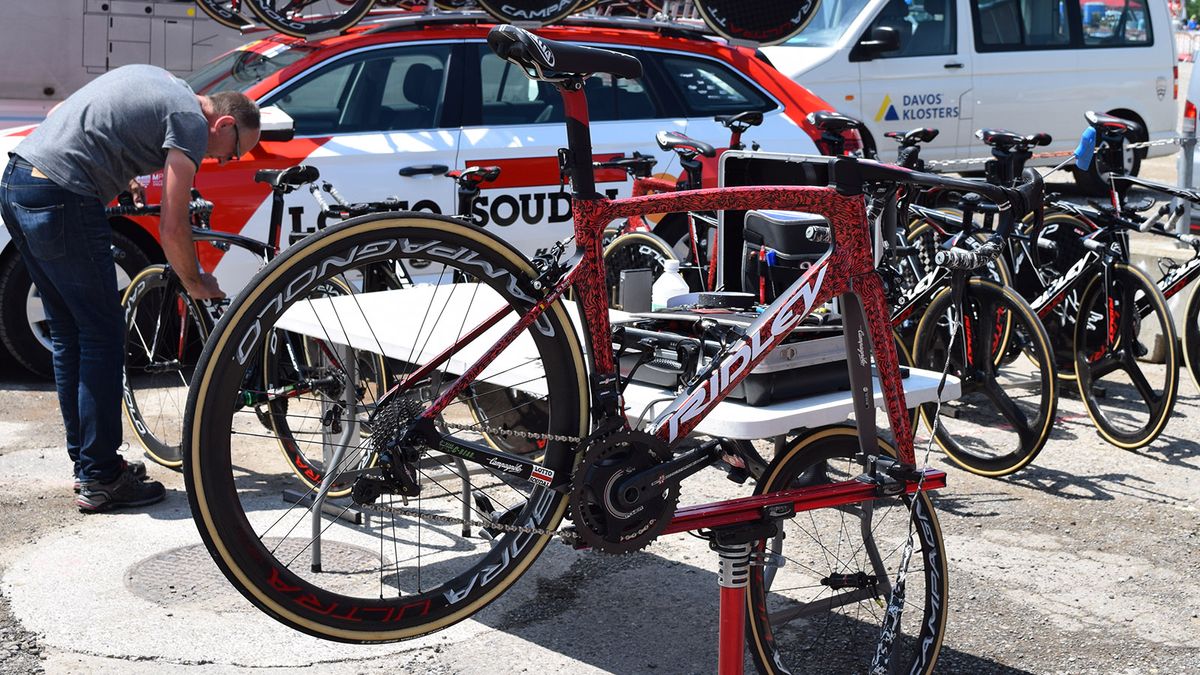 The new frameset was wrapped in a black and red disruptive pattern sticker