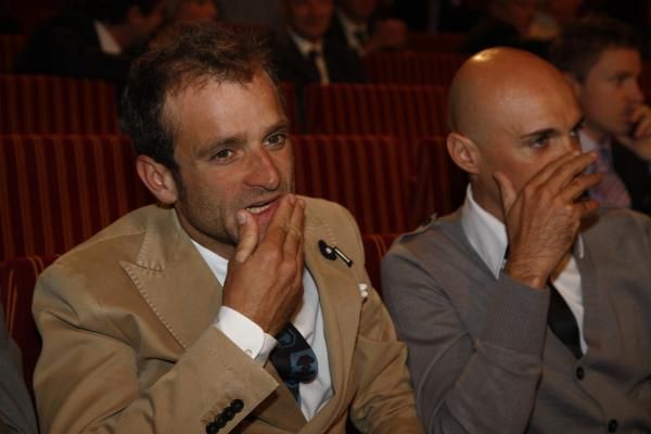 Michele Scarponi and Stefano Garzelli ponder a tough Giro.