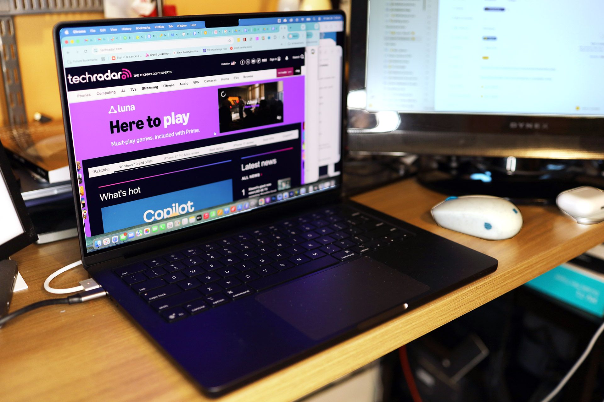 Krisis RAM apa? B&H saat ini menjual MacBook Pro M5 24GB dengan harga yang sama dengan konfigurasi 16GB yang didiskon