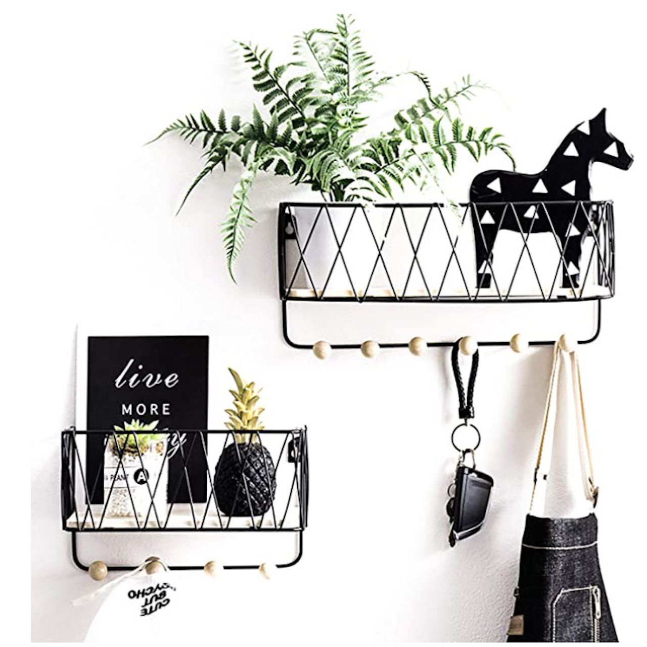 Tempat surat dinding hitam