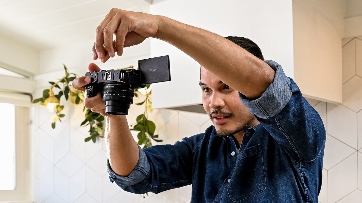 Man vlogging with the Nikon Z30