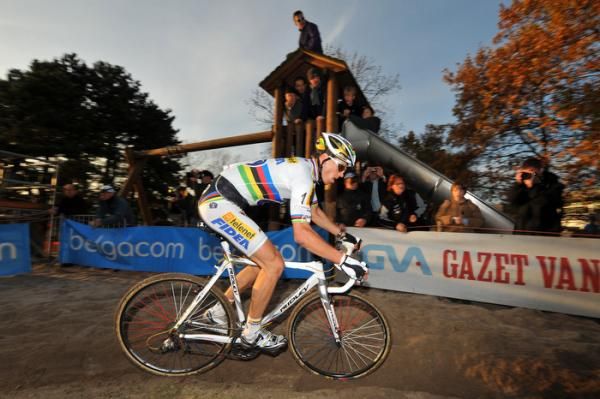 Zdenek Stybar (Telenet-Fidea) showed little ill-effect from his knee problems.
