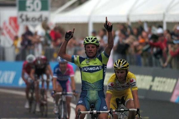 Danilo Di Luca (Liquigas) followed by Ricc&ograve;.