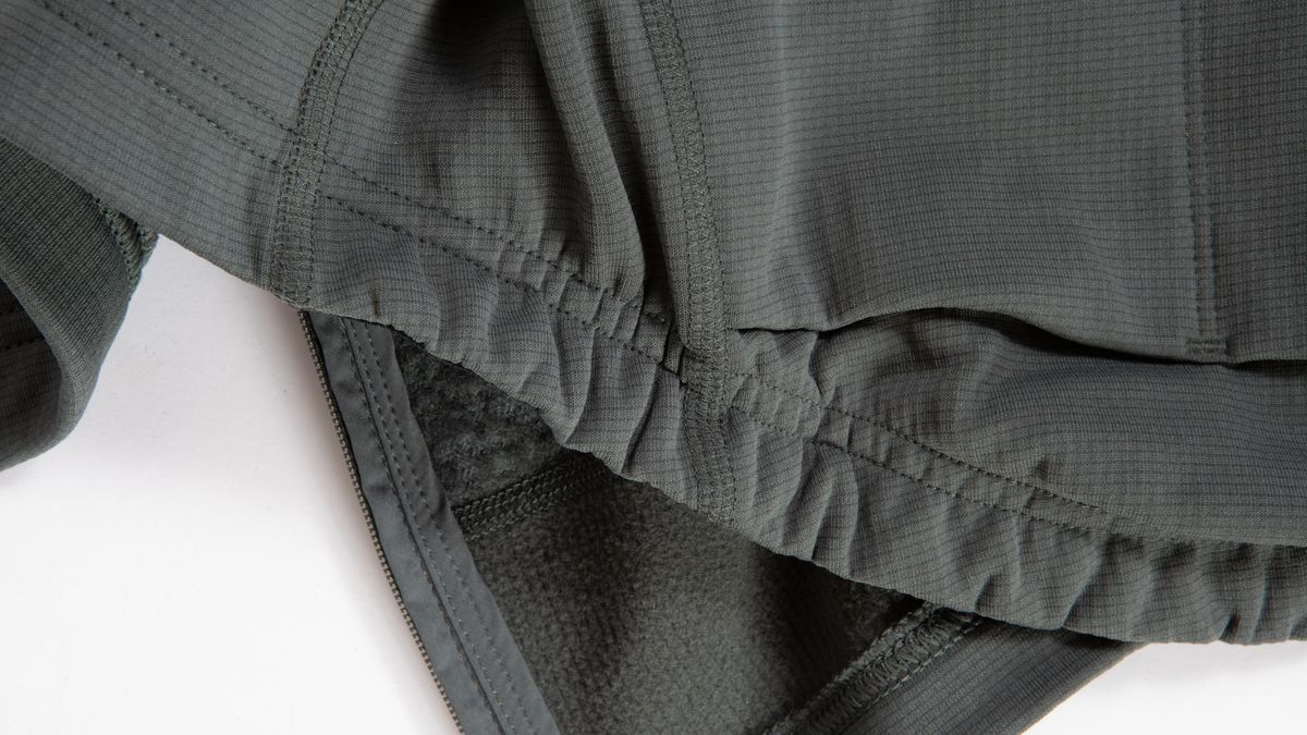 Pearl Izumi Pro Alpha Layer elastic at waist