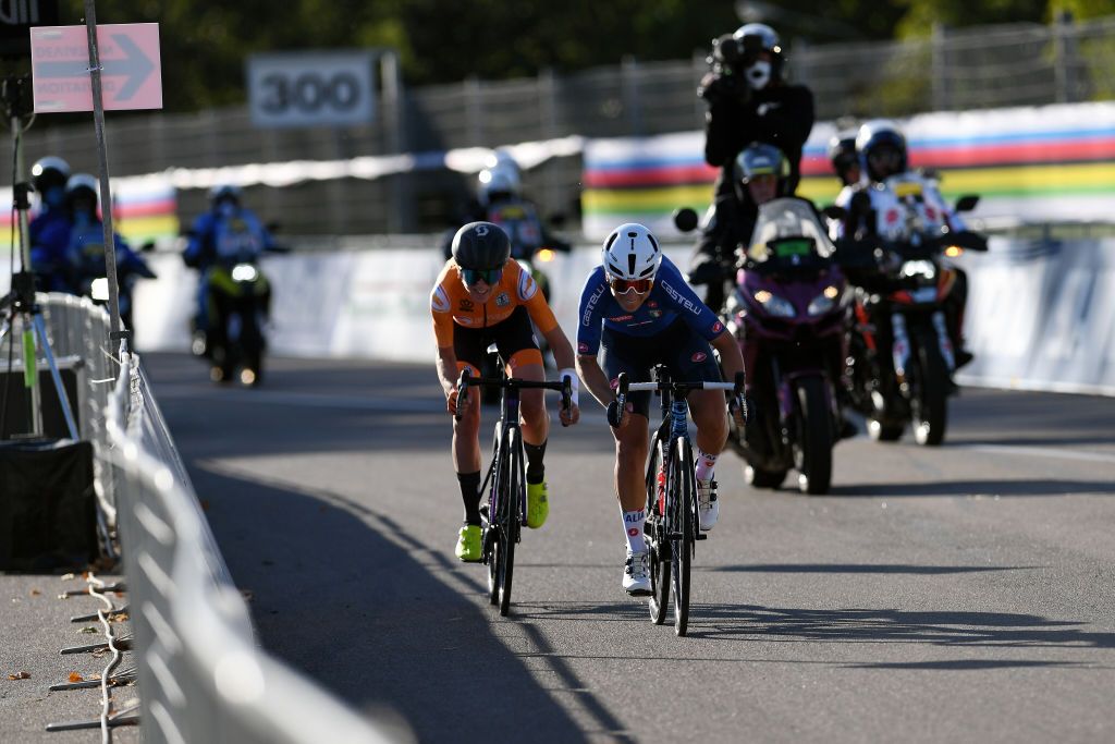 Annemiek van Vleuten (Netherlands) beats Elisa Longo Borghini (Italy) to the silver medal