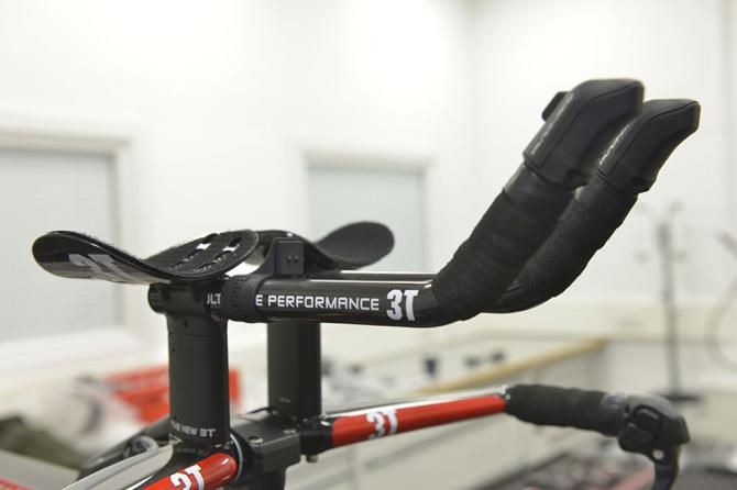 Taylor Phinney's TT handlebar set up