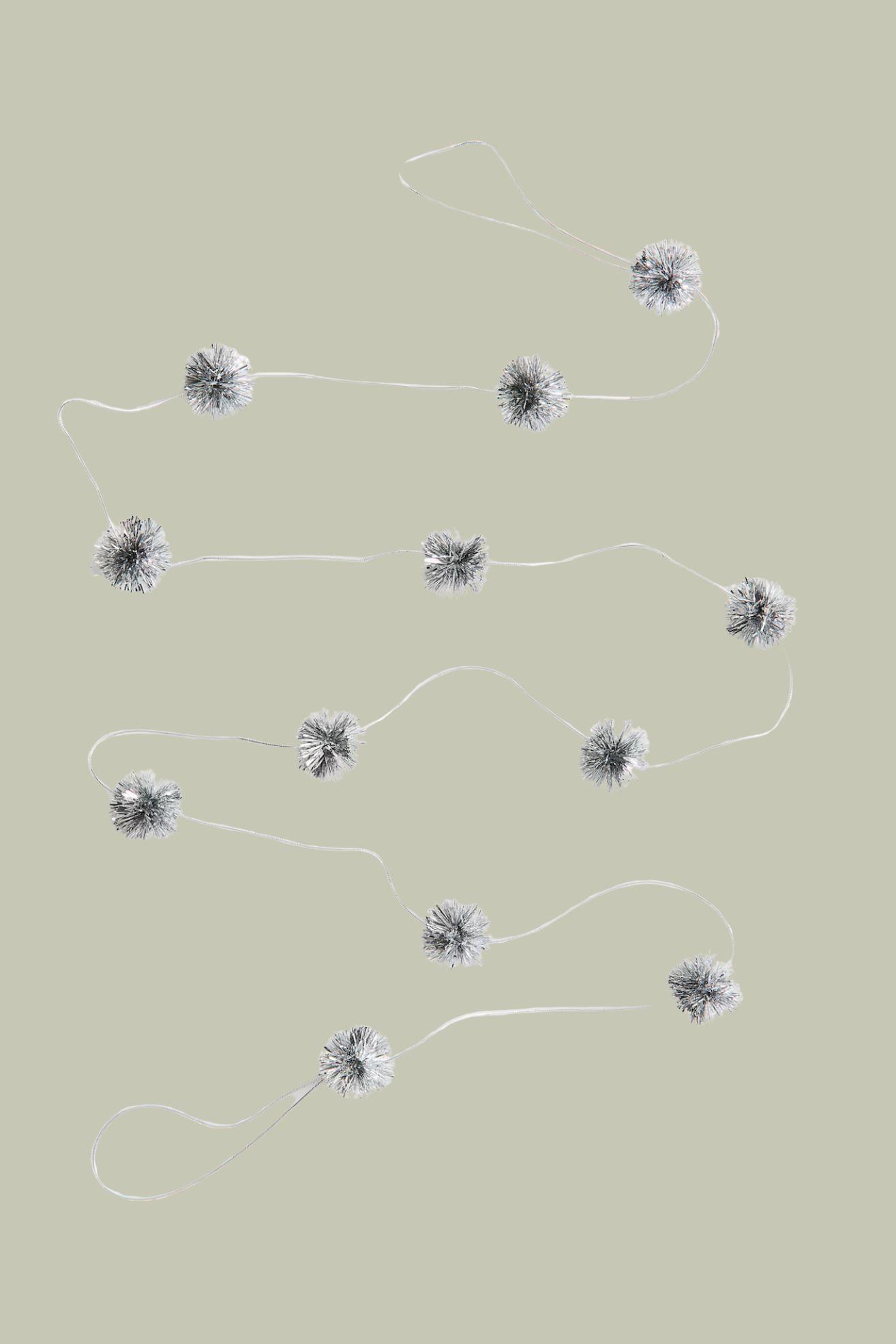 H&amp;amp;M, Pompom Garland