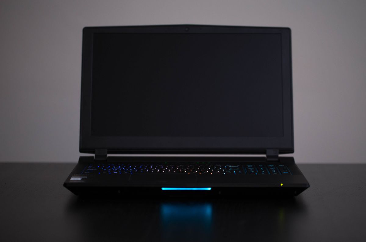 AVADirect Avant P750DM-G Gaming Laptop First Look - Tom's Hardware ...