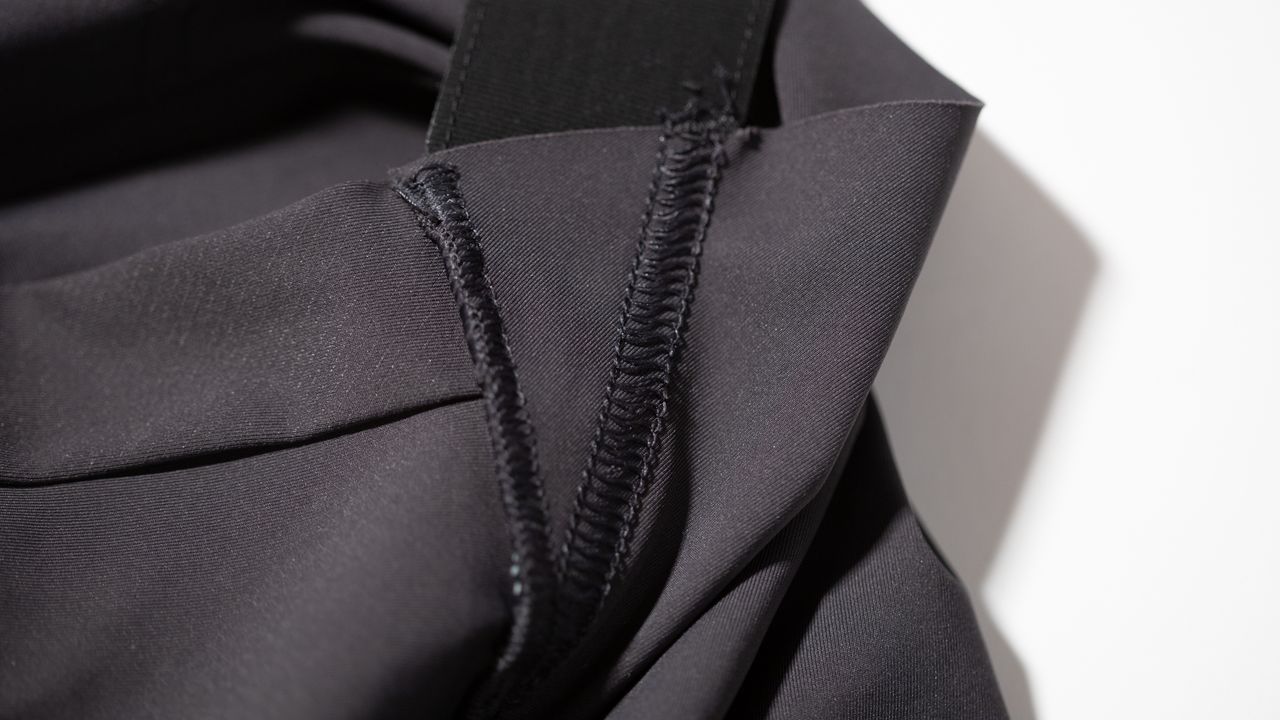 Castelli Free Aero RC bib shorts detail showing how the straps connect in the front
