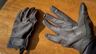 Sealskinz waterproof touchscreen gloves