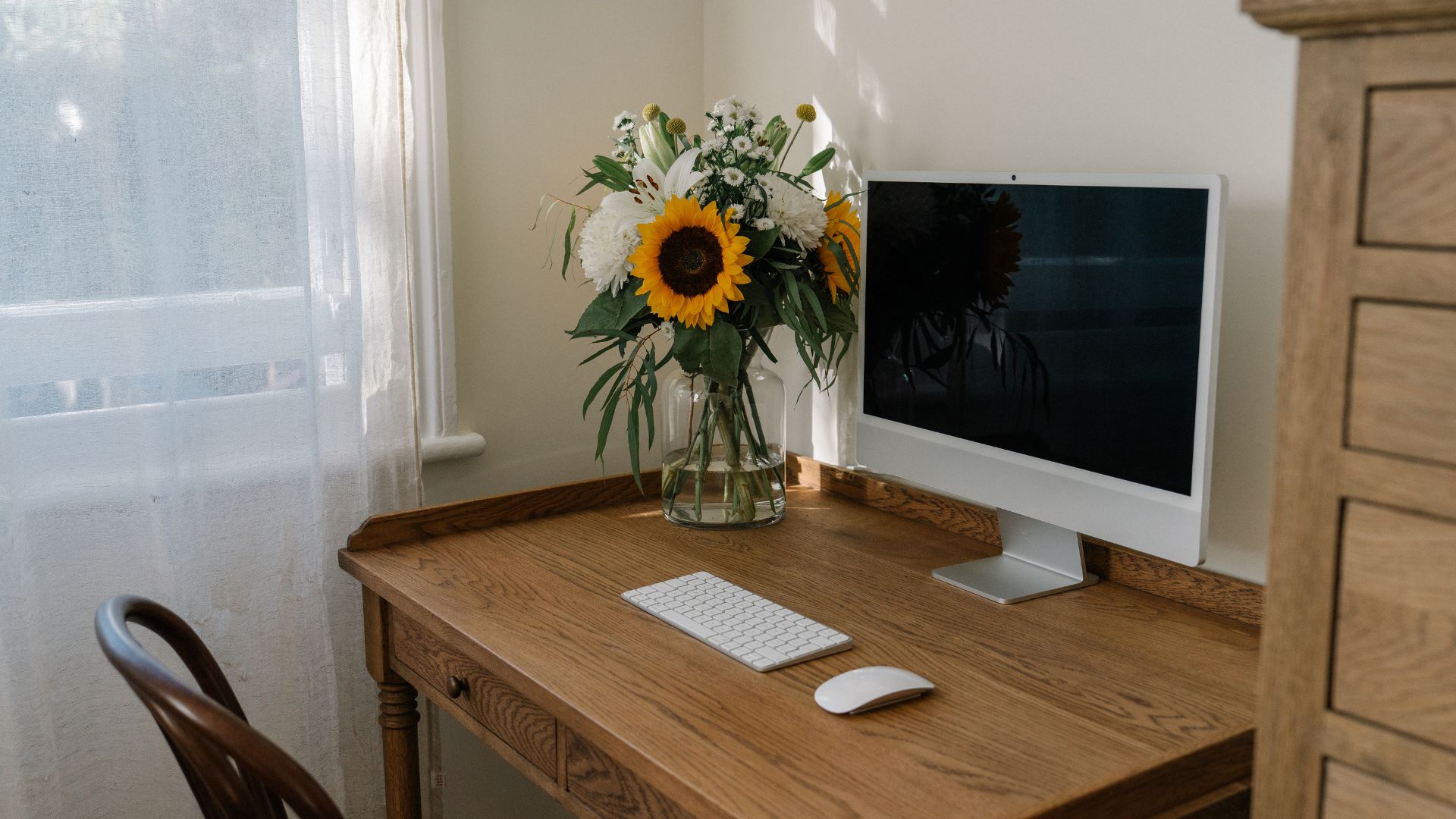 picture of desktop computer in home on desk
