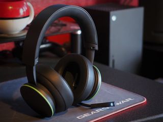 Official Xbox Wireless Headset Review Shots