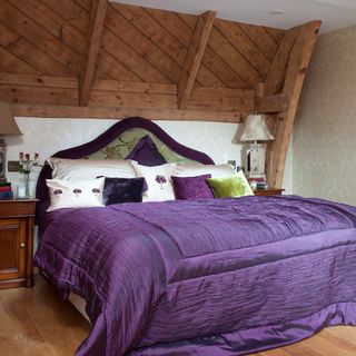 bedroom with bedlinen and cushion