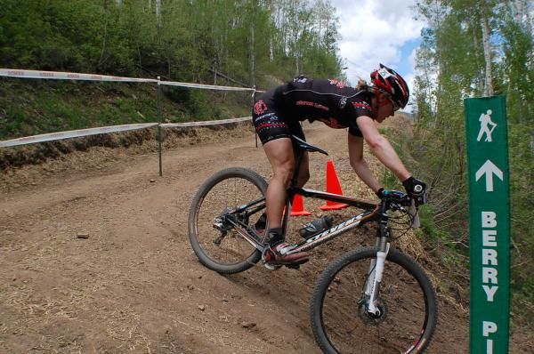 Katie Compton rounds a bend