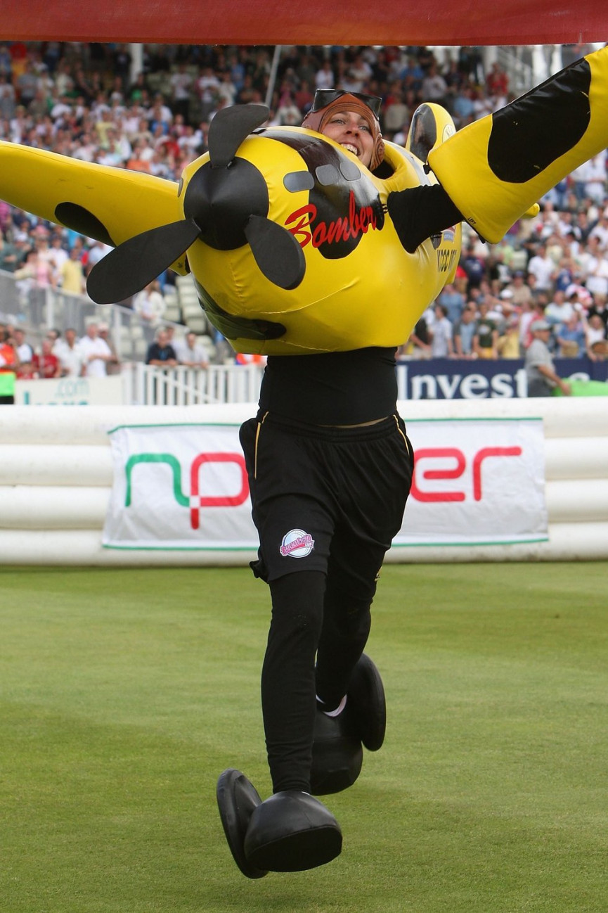 the-30-worst-sports-mascots-10-1556695382-LaJ1-column-width-inline.jpg