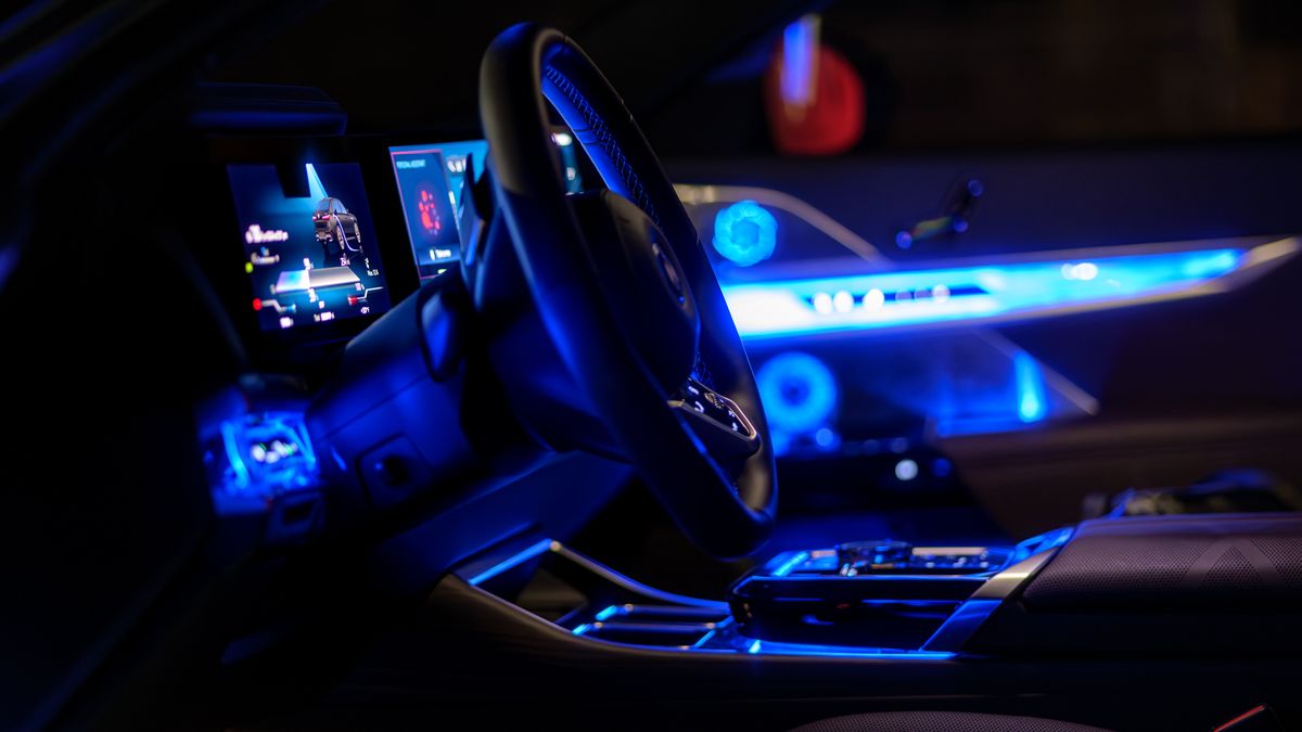 2026 BMW i7 M70 review.