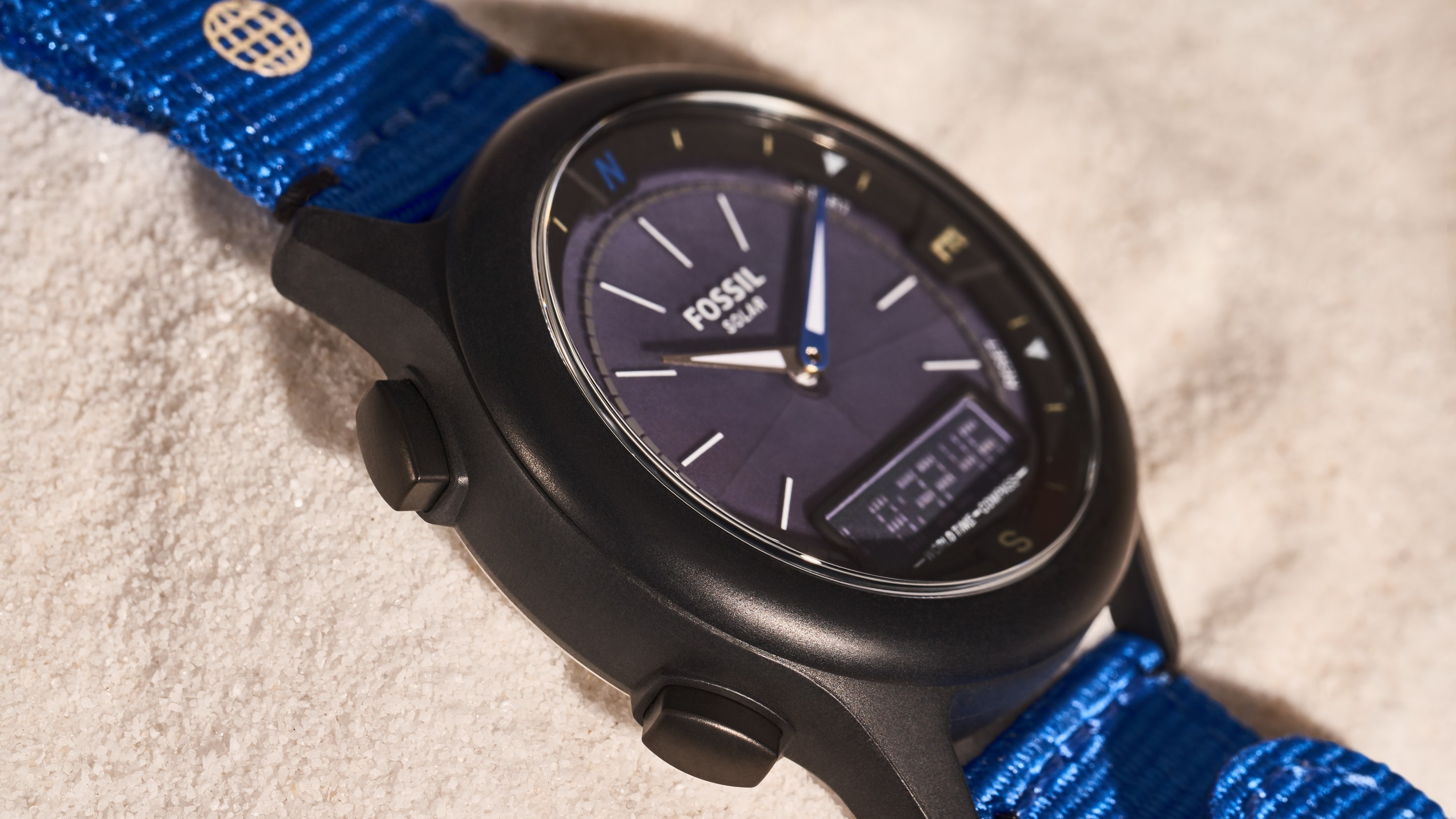 fossil-s-new-solar-watch-lasts-up-to-three-months-on-a-single-charge