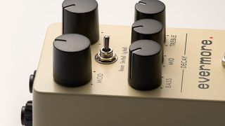 Universal Audio UAFX Evermore reverb pedal