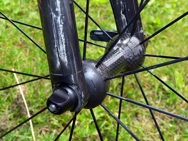 Fork tips also appear to be aluminum