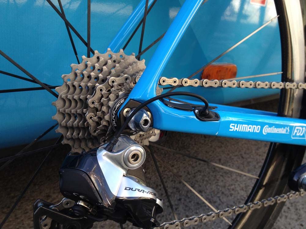 Shimano Dura-Ace Di2 does the shifting for Pinot