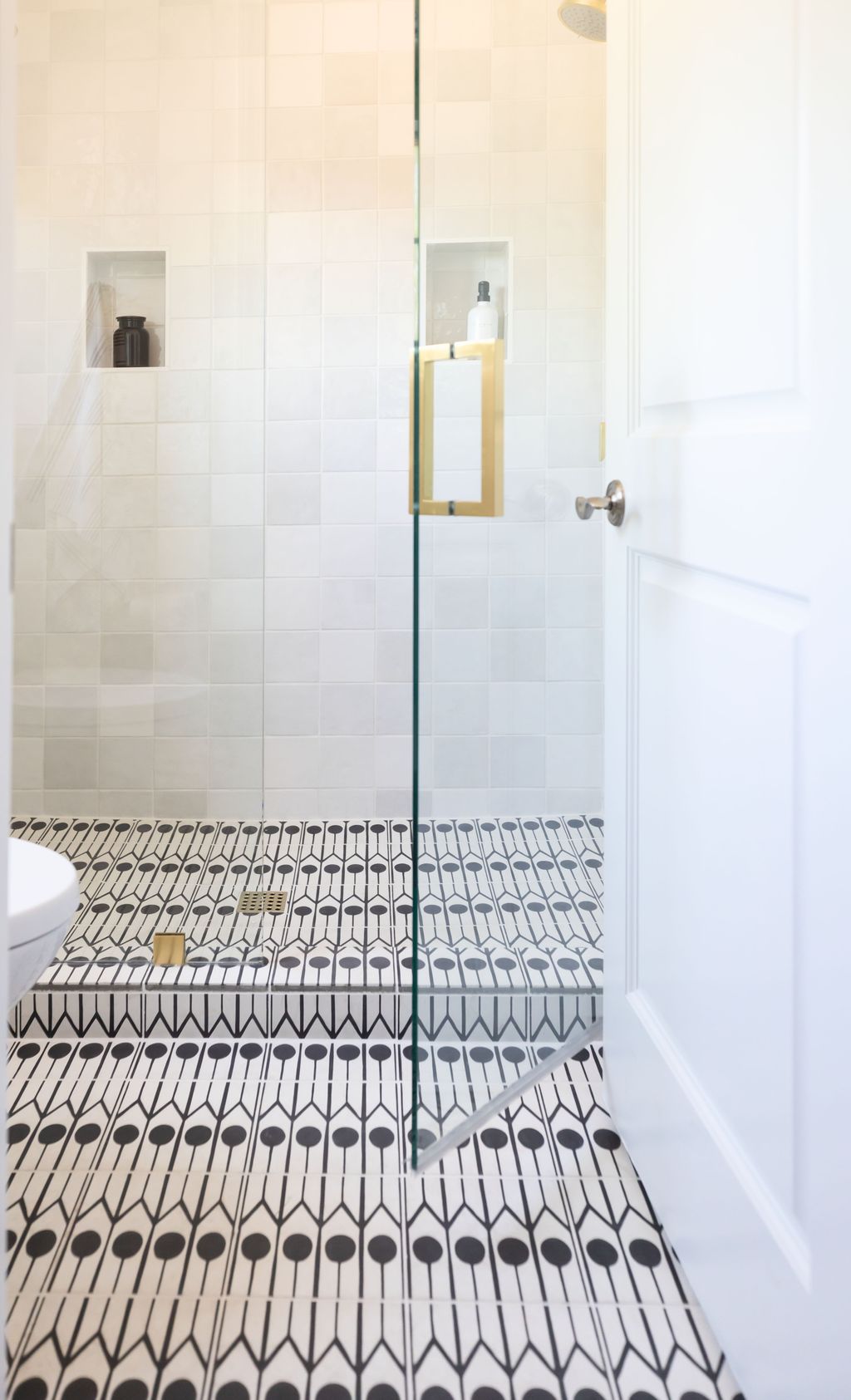 Small bathroom shower tile ideas: 15 space-enhancing designs | Real Homes