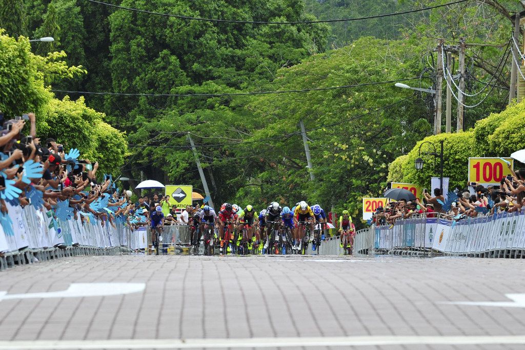 The sprint winds up for stage 5