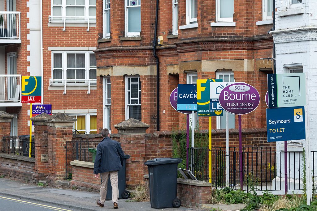 Rightmove: Asking prices fell 1.3% in August as sellers price homes more competitively during summer dip