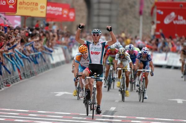 Philippe Gilbert (Omega Pharma - Lotto) put on an awesome display of power on the uphill finish to take the victory.