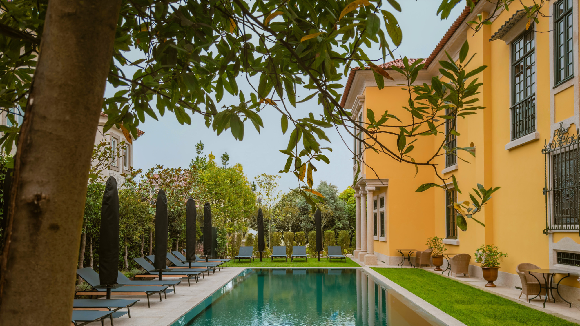 The outdoor pool at Palacete Severo in Porto