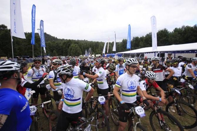 Racers at the start of stage 1