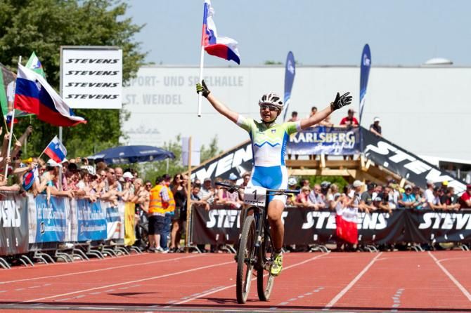 Tanja Zakelj (Slovenia) wins the European cross country championships for the second year in a row