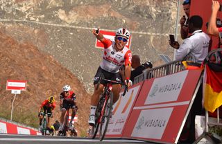Stage 4 - UAE Tour: Ewan wins at Hatta Dam
