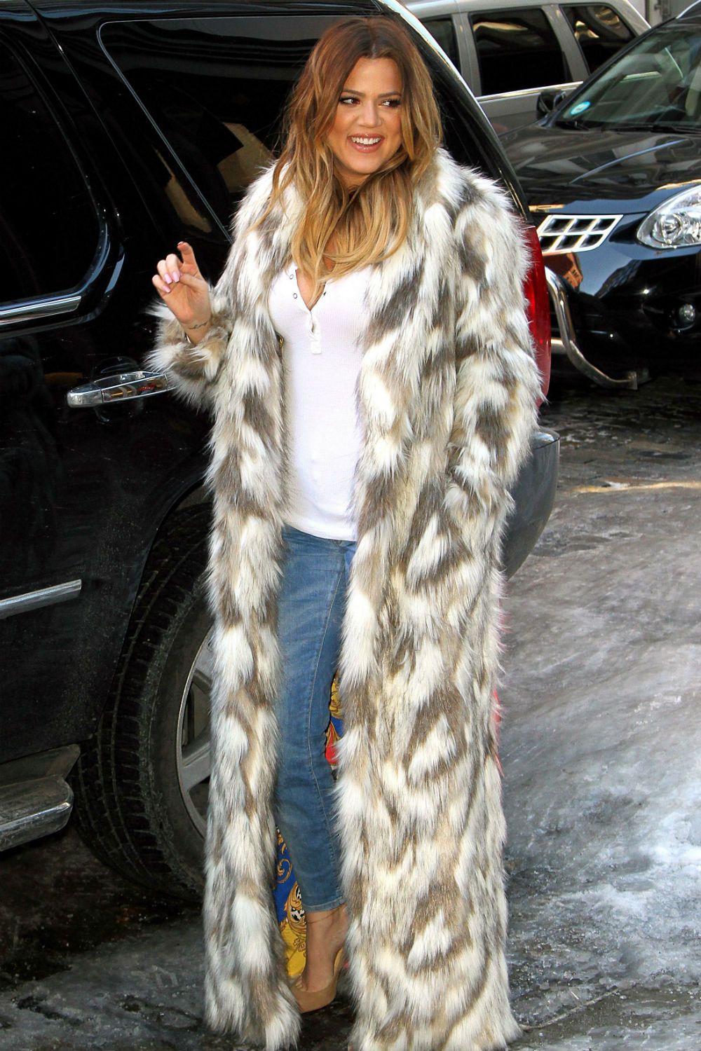 Khloe Kardashian wears a faux fur coat and makes anti-fur statement.