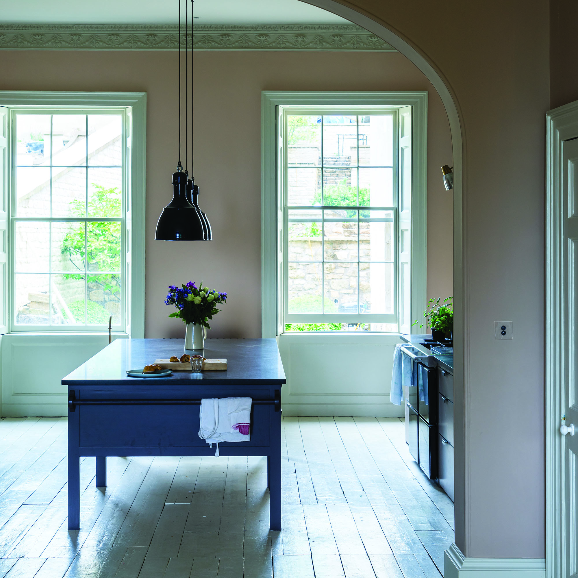 Farrow &amp;amp; Ball scallop in a kitchen